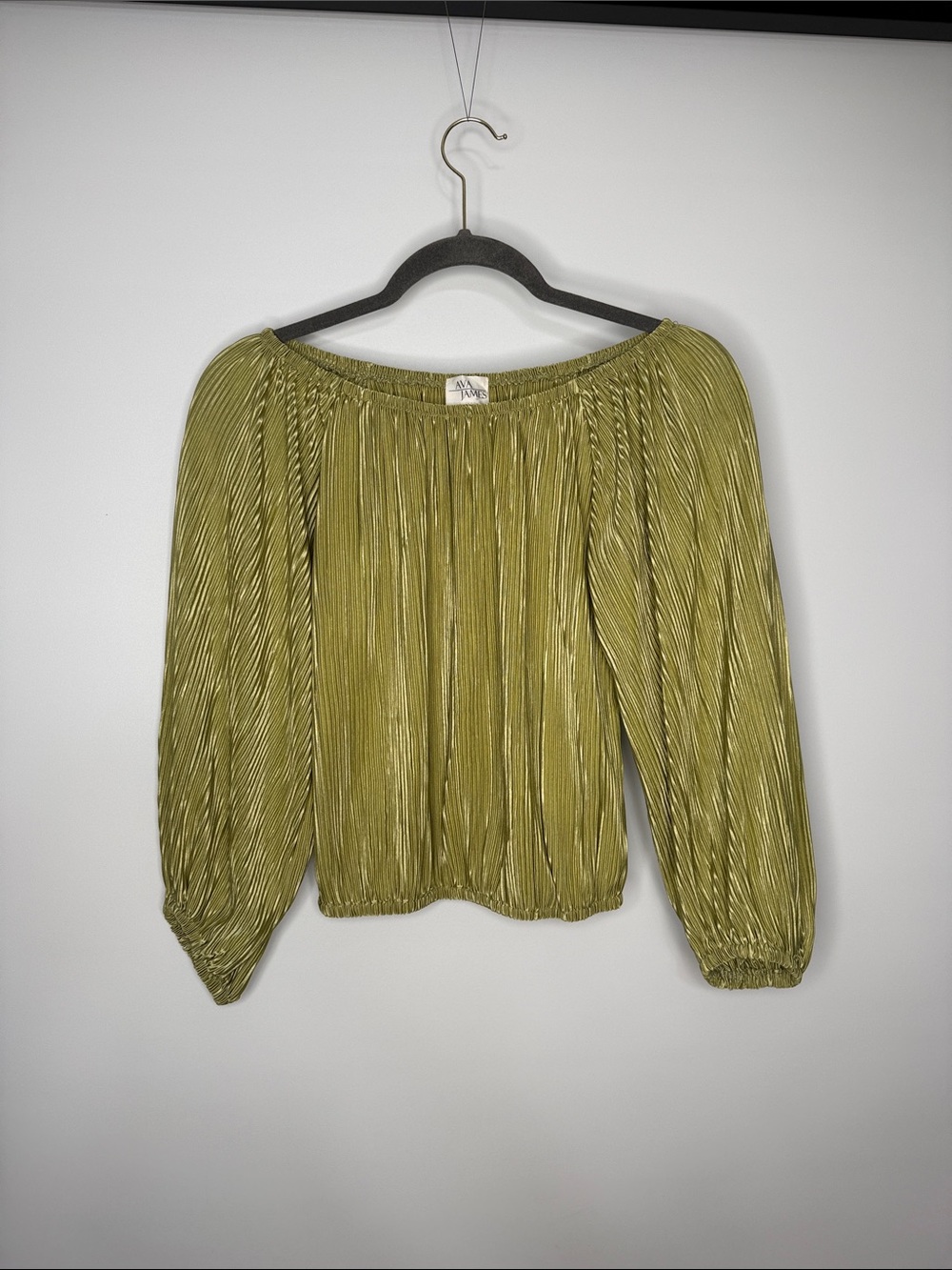 Ava James Pleated Light Green Off-Shoulder Top Size Small